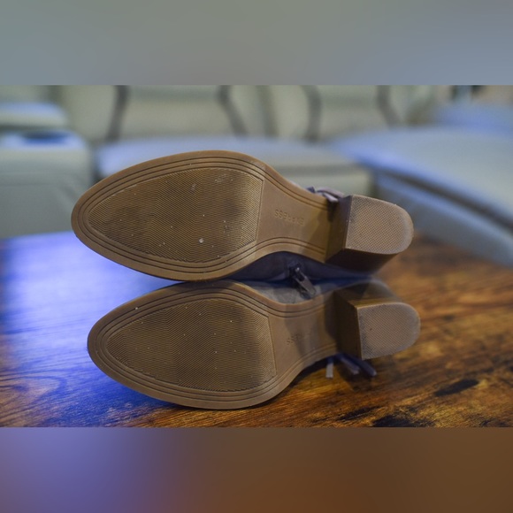 Express, Booties, color grey, size 8 - Picture 5 of 11